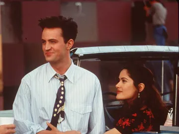 Salma Hayek y Matthew Perry Salma Hayek y Matthew Perry