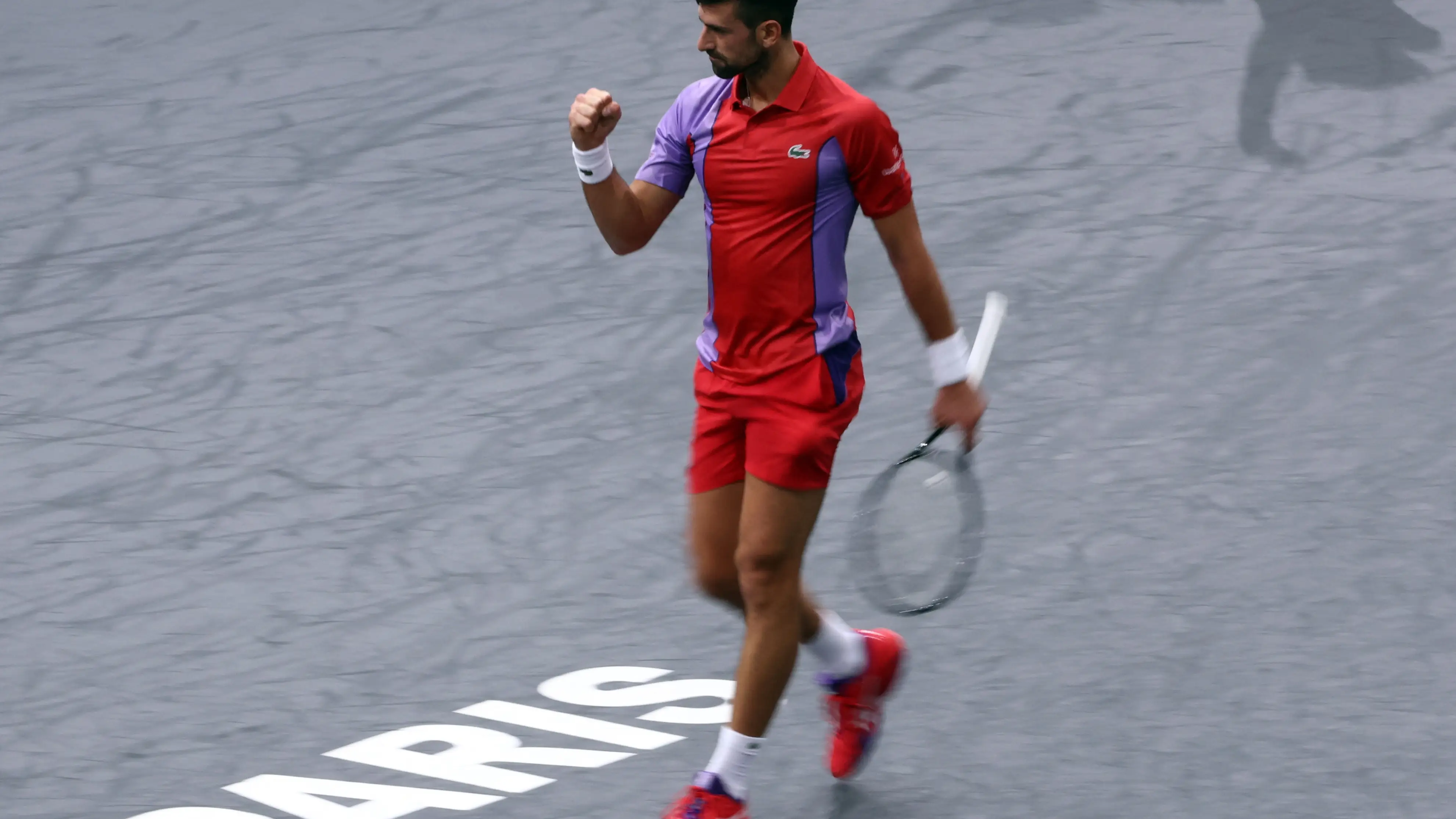 Novak Djokovic ceelbra un punto frente a Martín Etcheverry Novak Djokovic ceelbra un punto frente a Martín Etcheverry