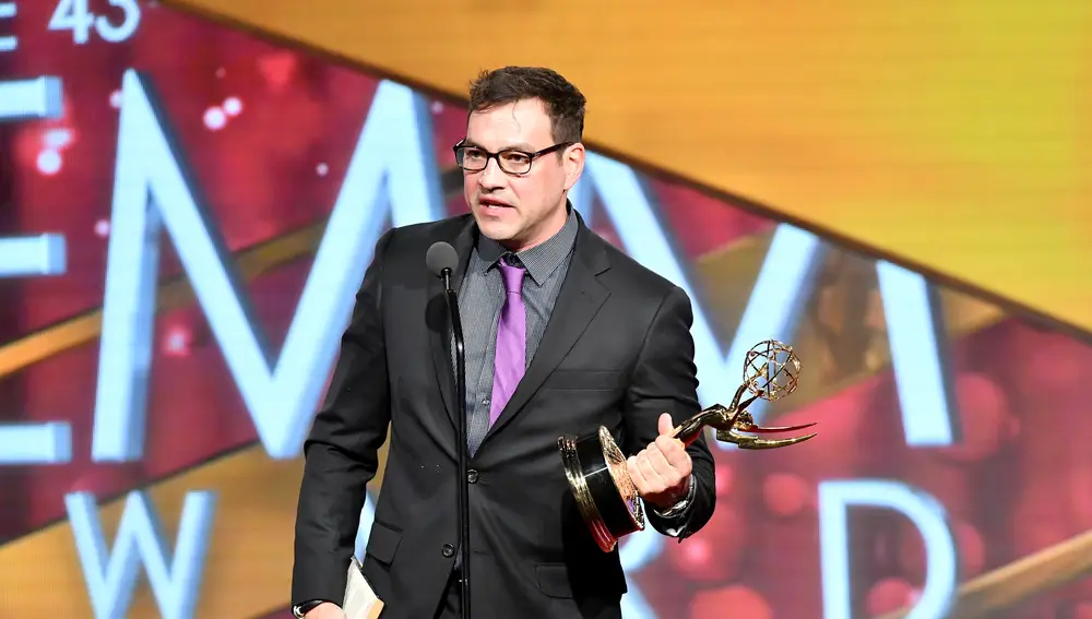 El actor Tyler Christopher cuando ganó un Emmy en 2016