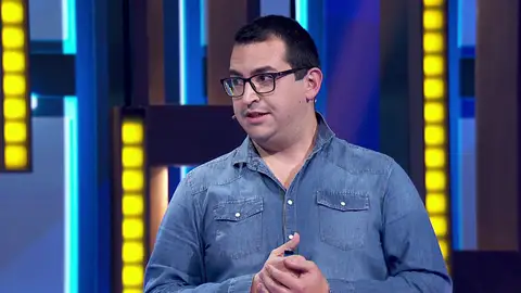 ¿Recuerdas a Eduardo? El concursante no sólo nos hizo reír en Password… ¡también revolucionó el tablero de The Floor! ¿Recuerdas a Eduardo? El concursante no sólo nos hizo reír en Password… ¡también revolucionó el tablero de The Floor!