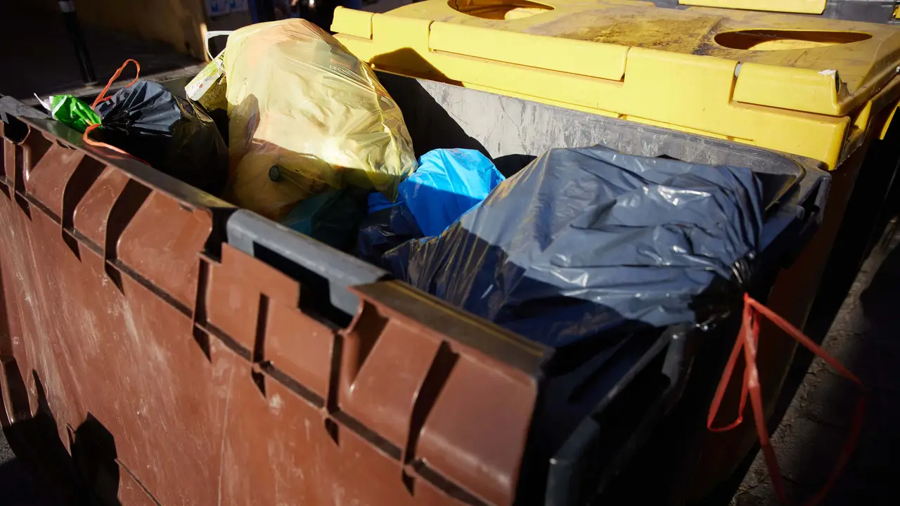 Contenedor de basura Contenedor de basura