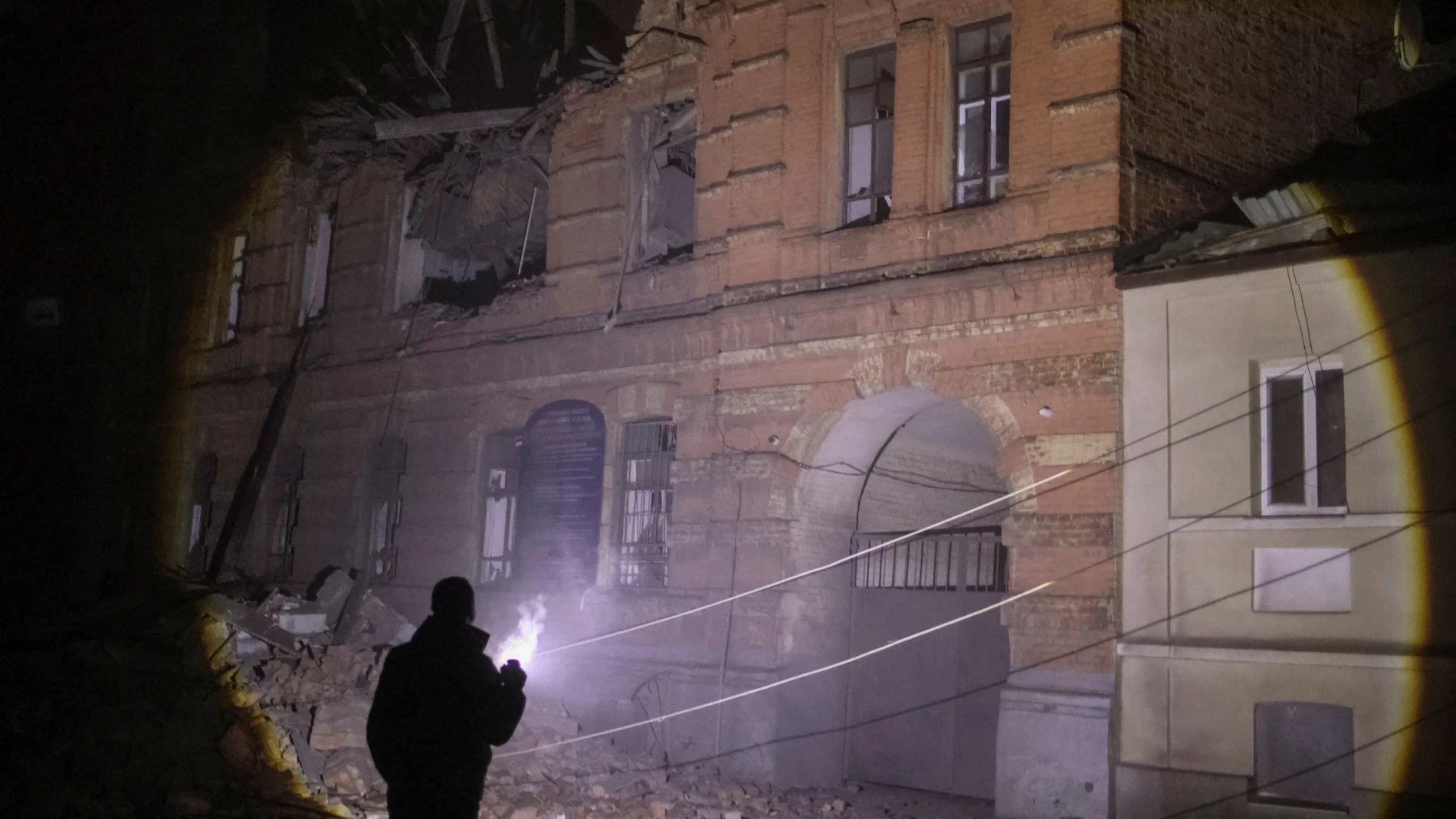 Destrozos por el ataque con drones rusos en Kharkiv, Ucrania