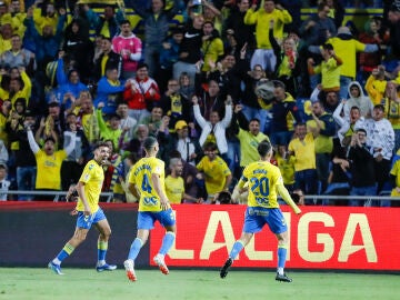 Los jugadores de las Palmas celebran el gol de Kirian (2-1)