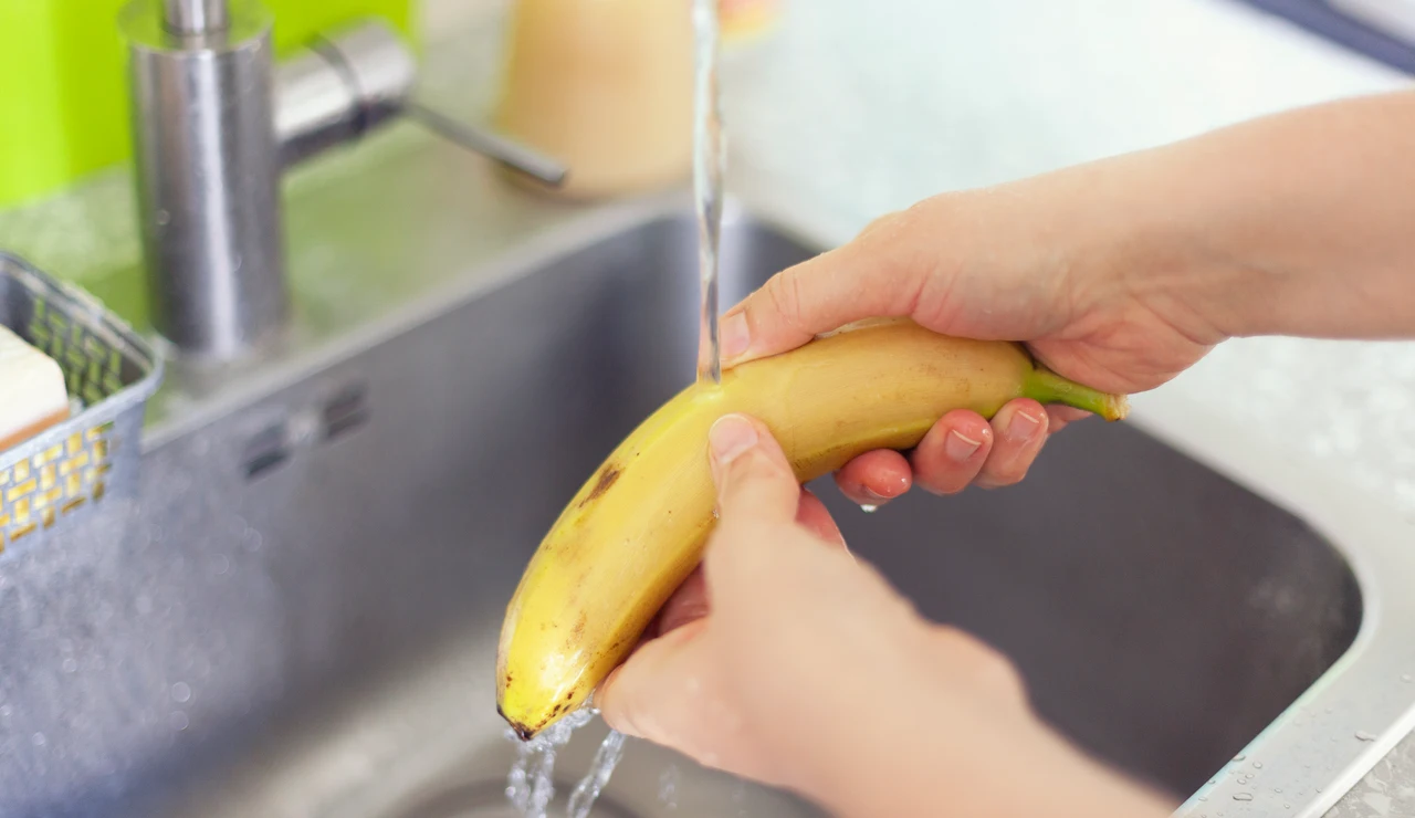 Lavar un plátano