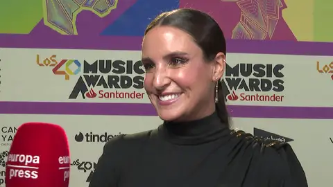 Marta Pombo atendiendo a la prensa Marta Pombo atendiendo a la prensa