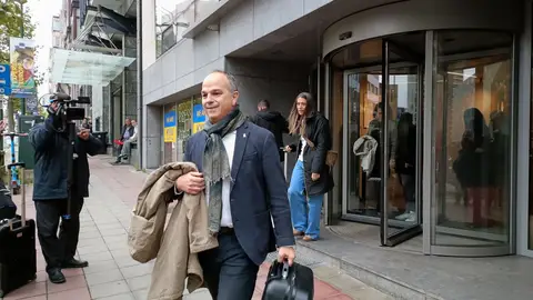 Jordi Turull y Miriam Nogueras saliendo del Parlamento Europeo Jordi Turull y Miriam Nogueras saliendo del Parlamento Europeo