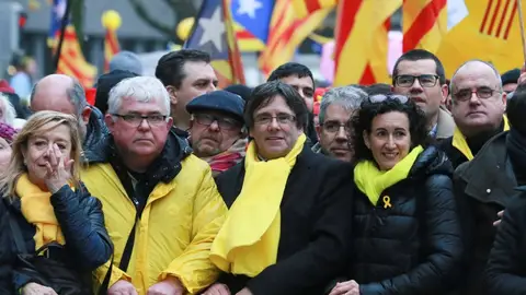 El expresidente de la Generalitat Carles Puigdemont y la secretaria general de ERC, Marta Rovira