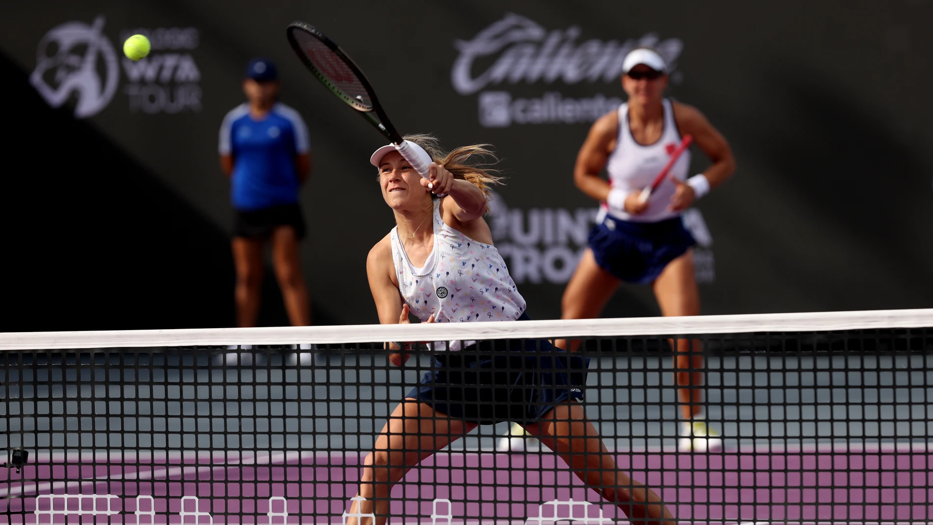 Ellen Pérez en un partido de las WTA Finals 2023 en Cancún Ellen Pérez en un partido de las WTA Finals 2023 en Cancún