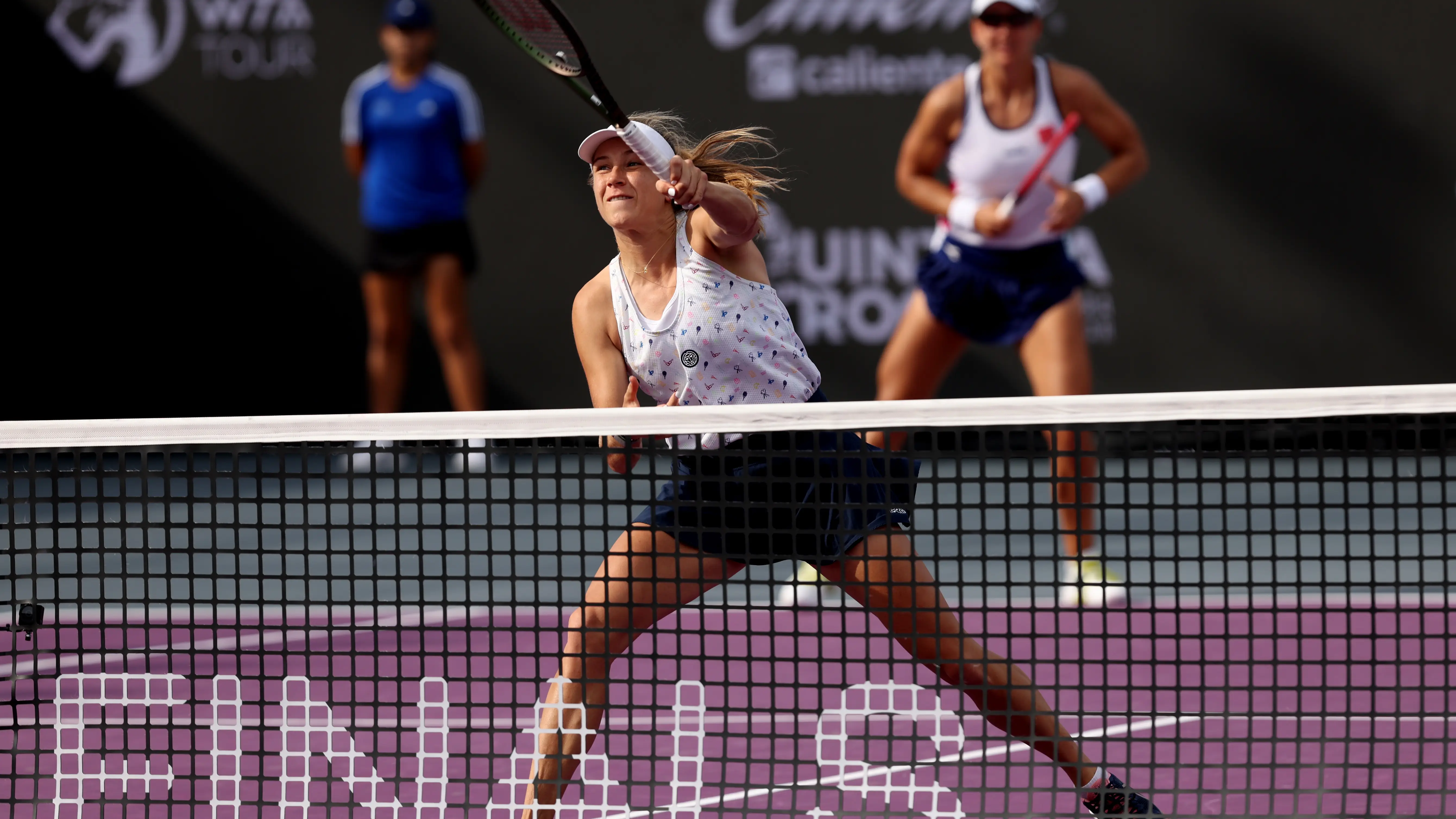 Ellen P&eacute;rez en un partido de las WTA Finals 2023 en Canc&uacute;n