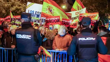 Concentraciones este lunes frente a la sede del PSOE