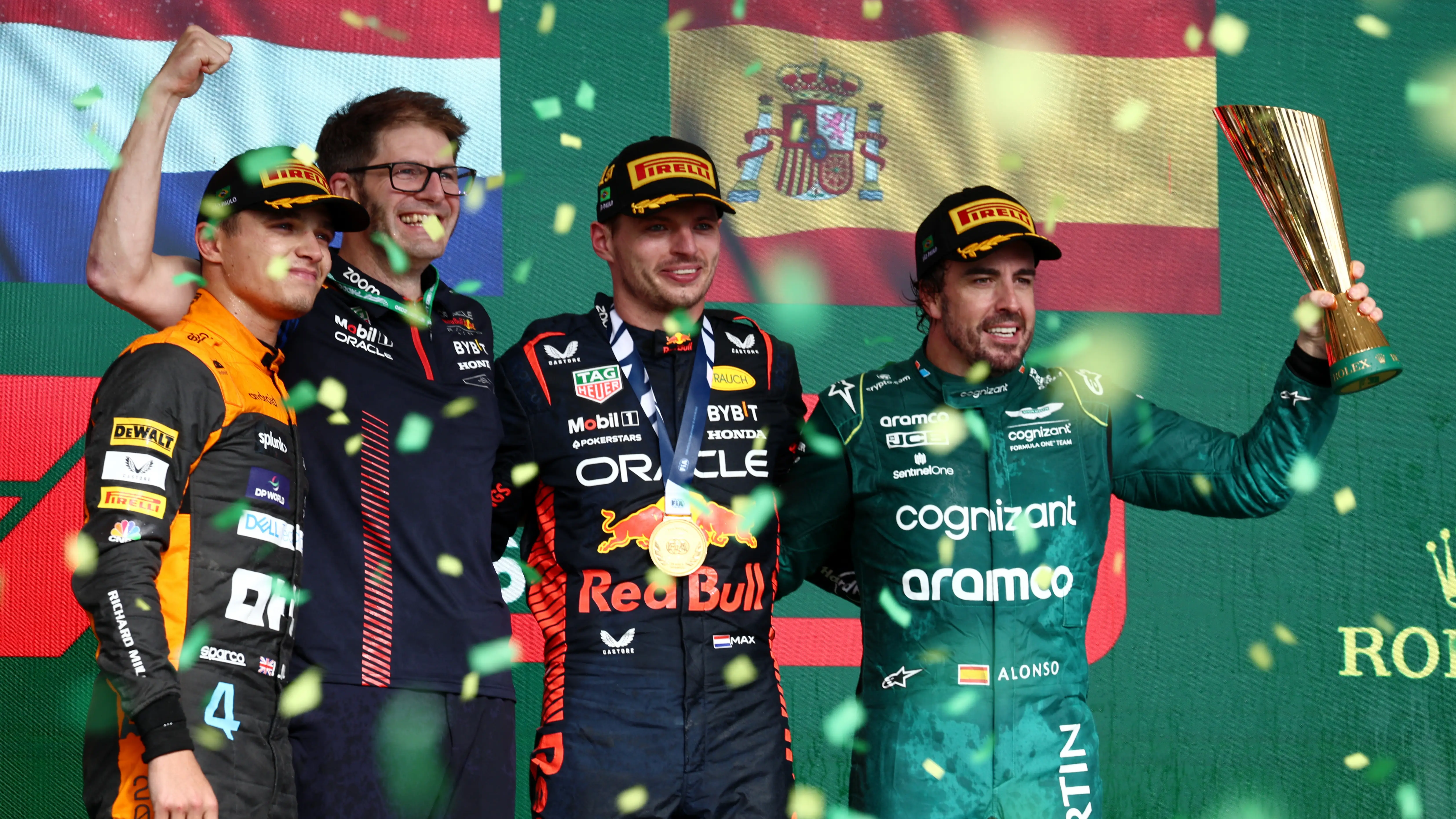 Lando Norris, Max Verstappen y Fernando Alonso, en el podio de Interlagos