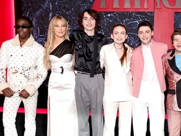 Actores de Stranger Things: Mclaughlin, Millie Bobby Brown, Finn Wolfhard, Sadie Sink, Noah Schnapp y Gaten Matarazzo Actores de Stranger Things: Mclaughlin, Millie Bobby Brown, Finn Wolfhard, Sadie Sink, Noah Schnapp y Gaten Matarazzo