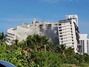 Efemérides de hoy 13 de noviembre de 2023: Demolición Hotel Deauville de Miami