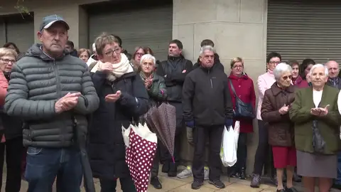 Apoyo de los vecinos a la familia Apoyo de los vecinos a la familia