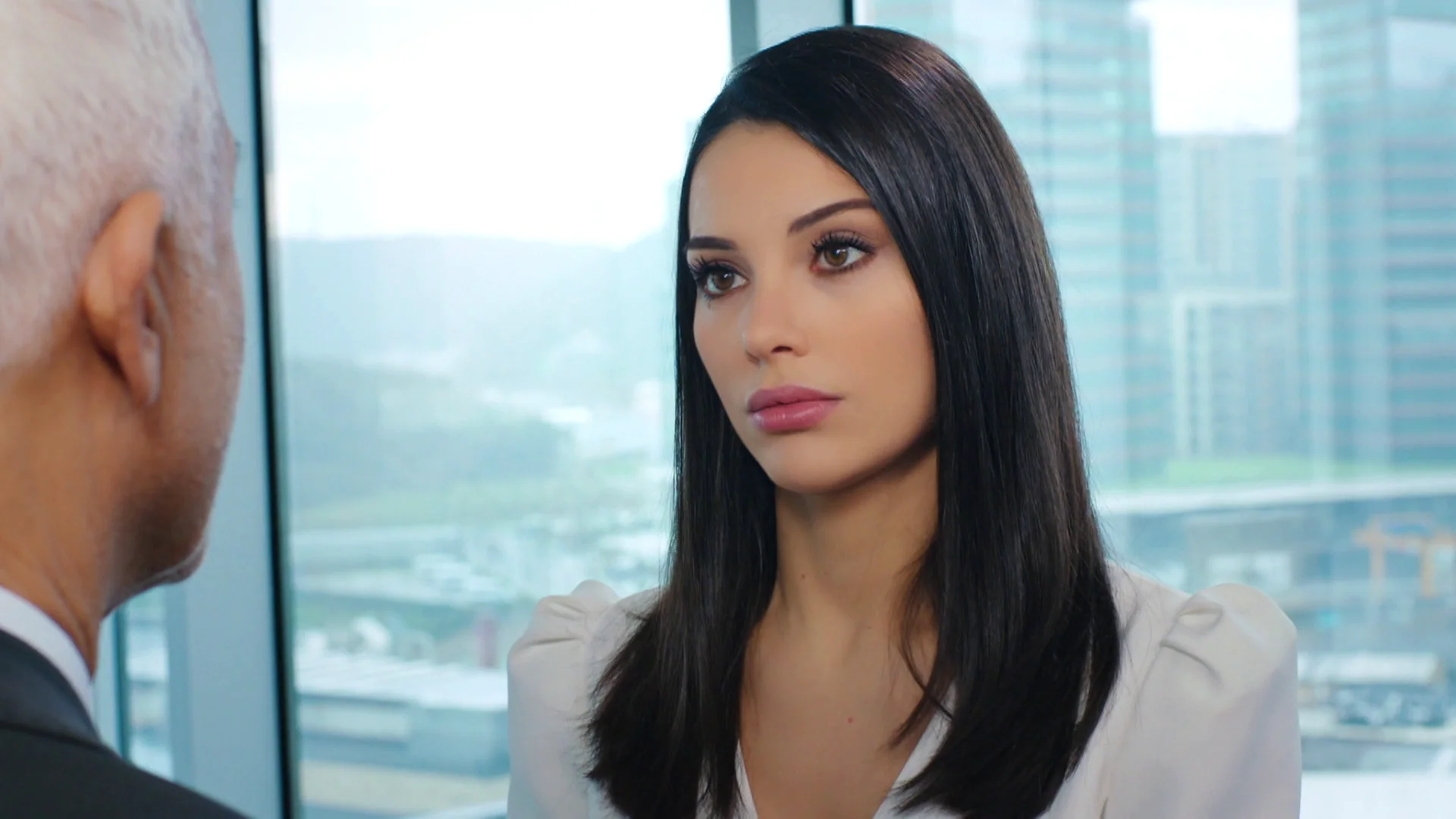 Leyla, muerta de celos, decide despedirse de Halit: “No quiero estar en medio de un matrimonio” Leyla, muerta de celos, decide despedirse de Halit: “No quiero estar en medio de un matrimonio”