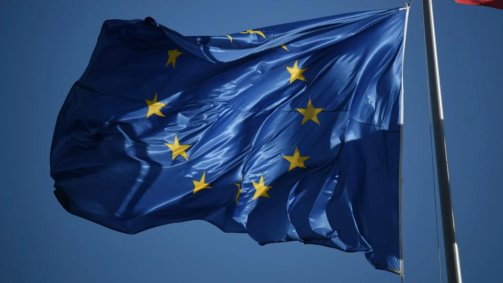 Las Autoridades europeas, favorables a que Ucrania se sume a la Unión. Las Autoridades europeas, favorables a que Ucrania se sume a la Unión.