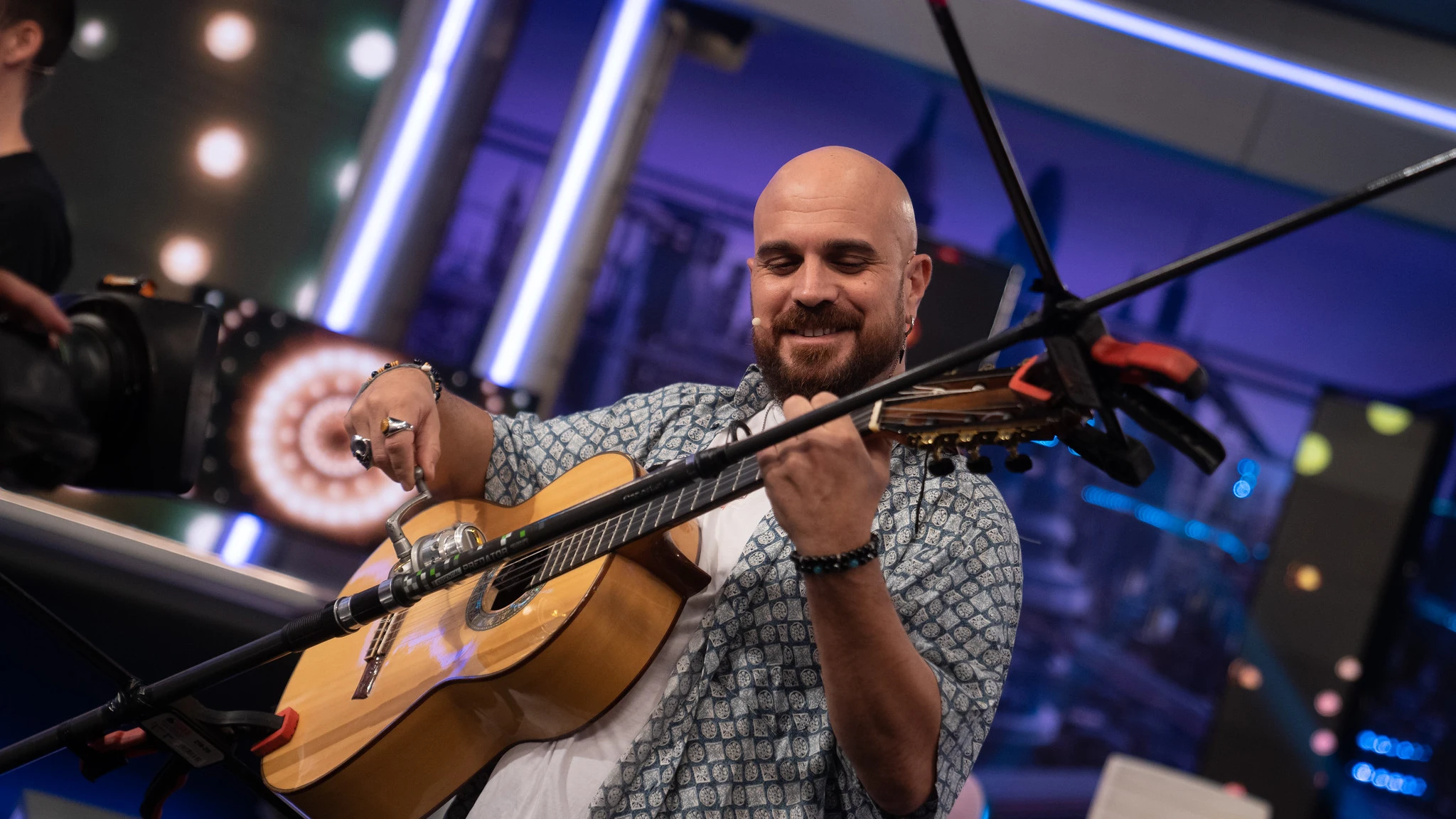 Camilo alucina con la orquesta fantasma: as&iacute; suena la &uacute;ltima locura rob&oacute;tica de El Hormiguero