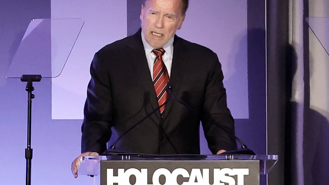 Arnold Schwarzenegger en su discurso al recibir un premio del Museo del Holocausto Arnold Schwarzenegger en su discurso al recibir un premio del Museo del Holocausto