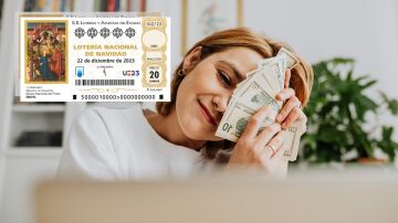 Una imagen de unos boletos de Lotería Nacional de Navidad y un mujer sosteniendo unos billetes.