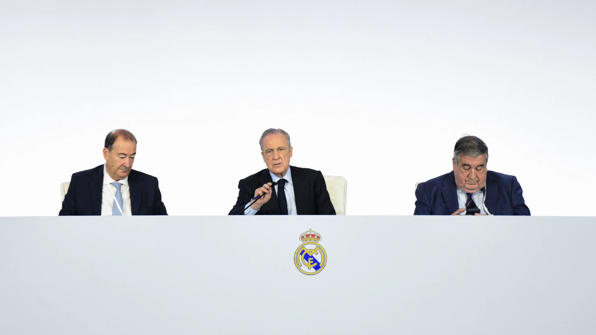 Florentino Pérez interviene en la Asamblea General del Real Madrid