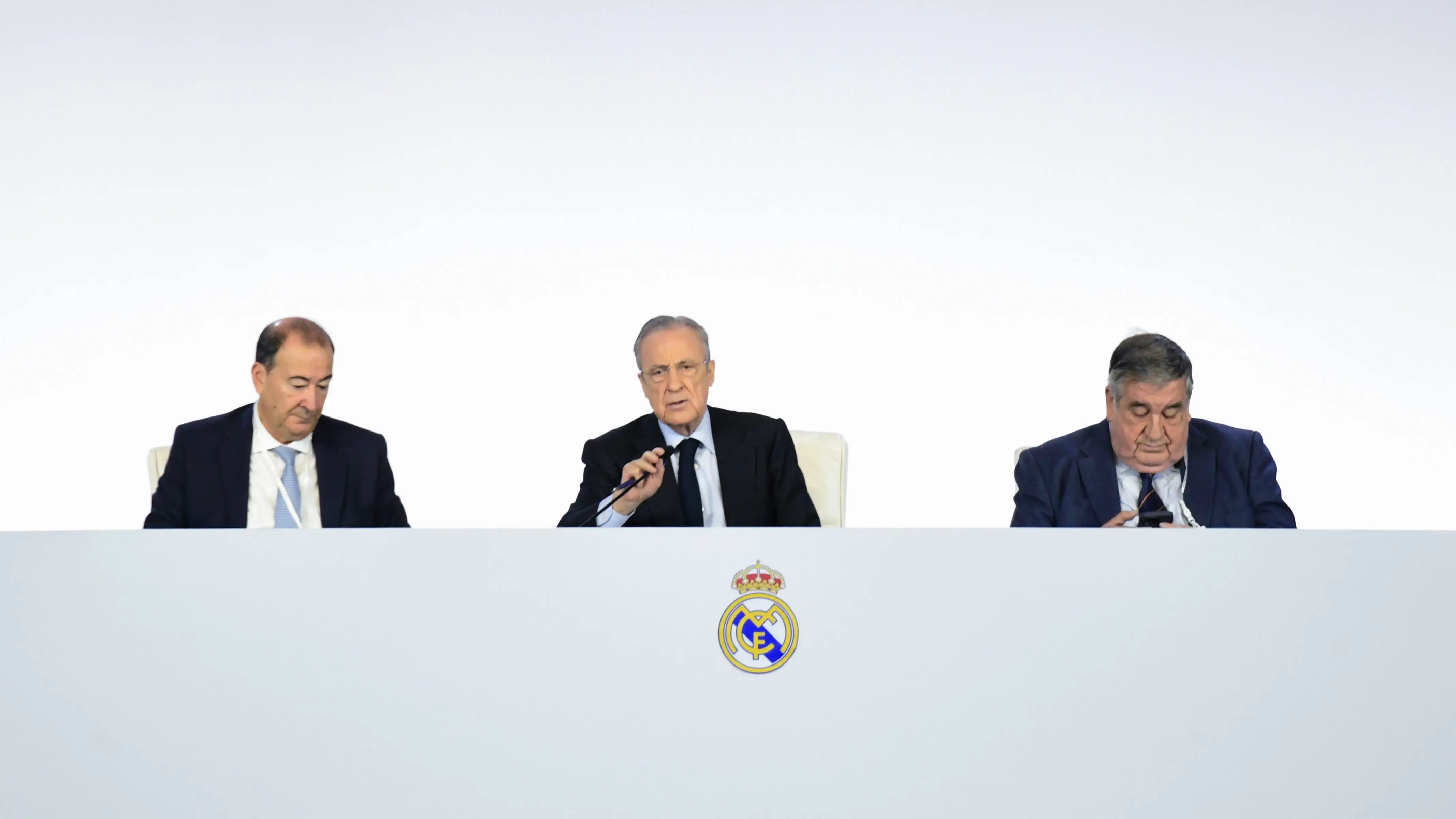 Florentino Pérez interviene en la Asamblea General del Real Madrid Florentino Pérez interviene en la Asamblea General del Real Madrid