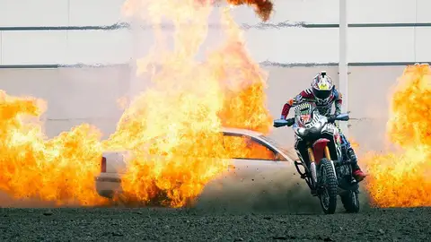 Kirian Mirabet, en una de las imágenes más espectaculares La explosión que tenía que salir a la primera, y salió