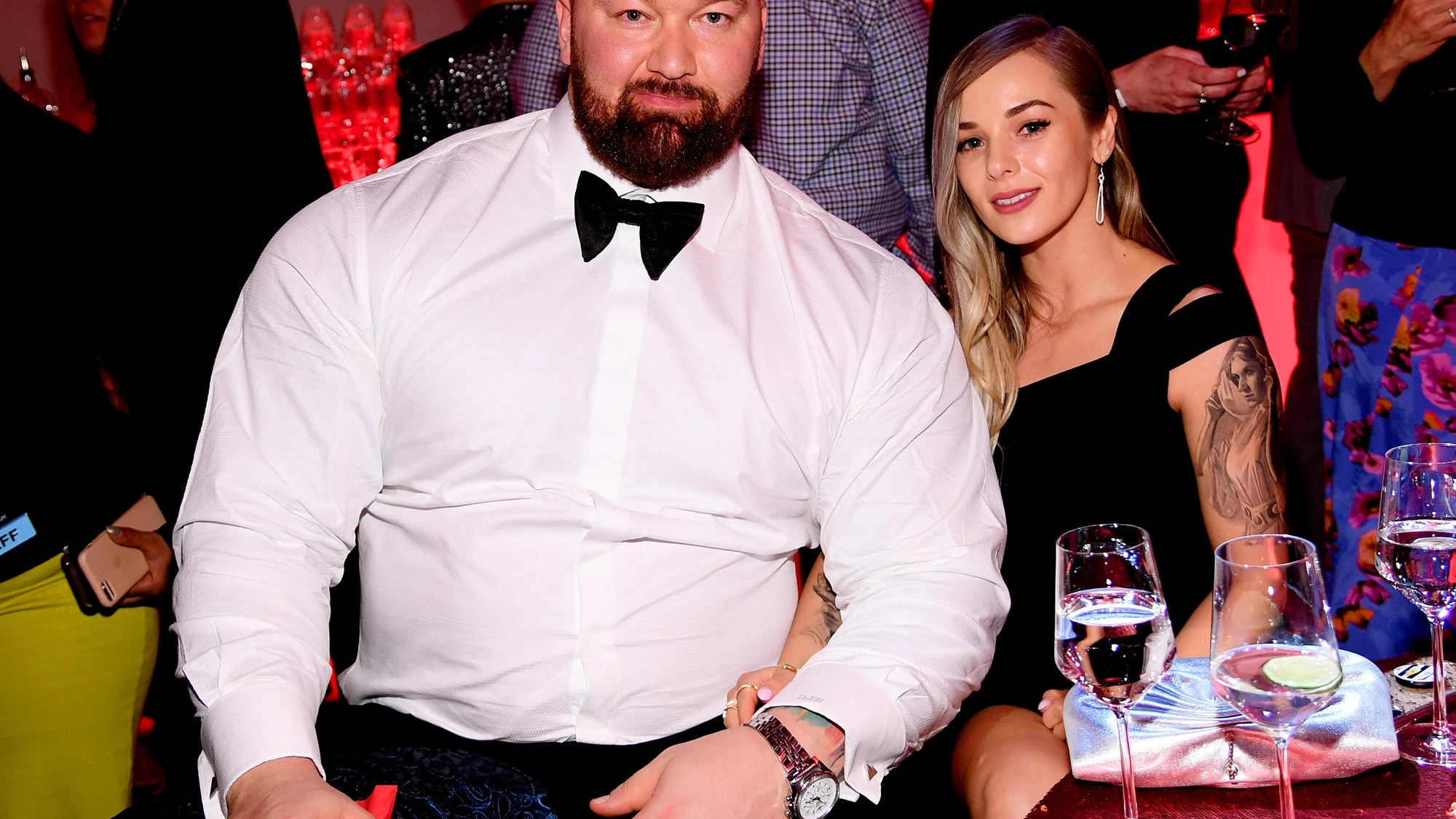El actor island&eacute;s Thor Bj&ouml;rnsson junto a su mujer