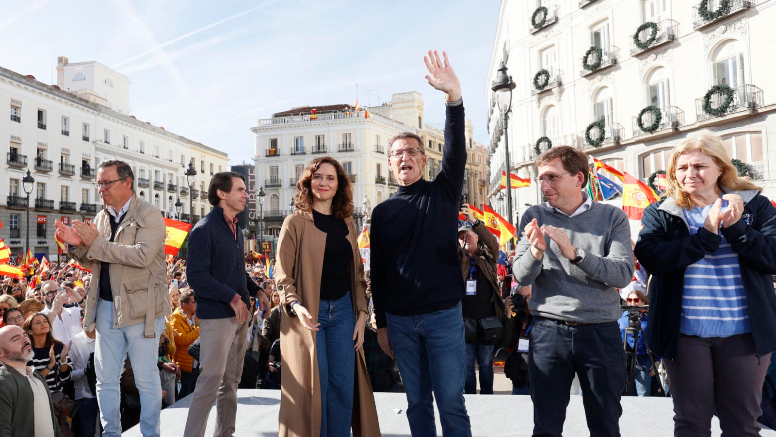 Feijóo moviliza a miles de manifestantes en España contra Sánchez: 