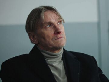 Igor, el jefe de la mafia, le confirma a Derya la peor de las noticias
