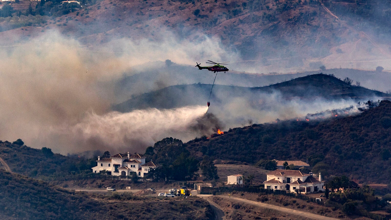 Los vecinos de Mijas pueden volver a sus casas tras darse por estabilizado el incendio 