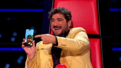 Antonio Orozco muestra a su hijo en La Voz para enseñarle la actuación de una talent: 