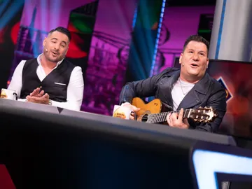 ¡Piel de gallina! Andy y Lucas interpretan una preciosa canción en directo ¡Piel de gallina! Andy y Lucas interpretan una preciosa canción en directo