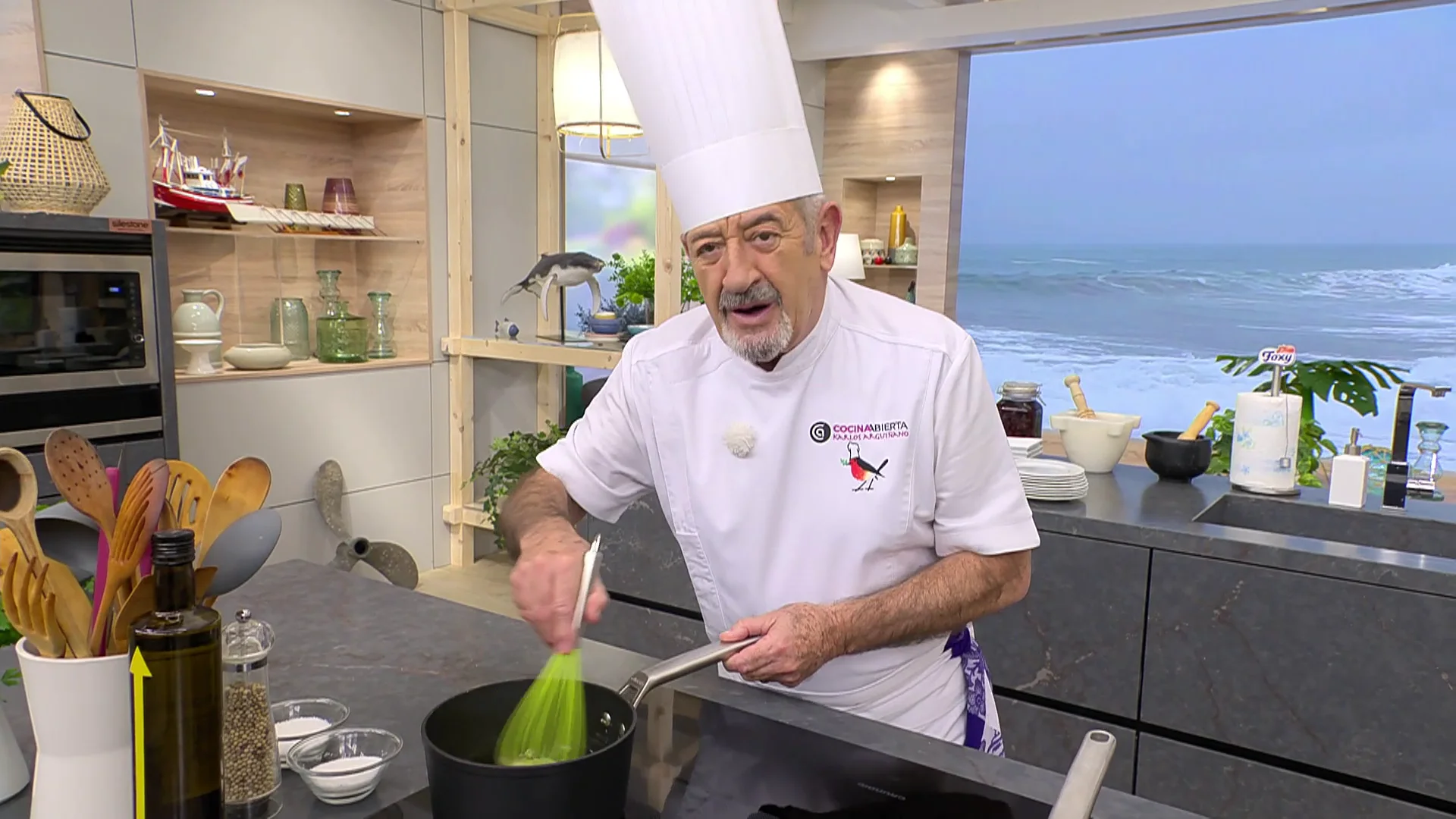 La clave de Arguiñano para elaborar una bechamel rica, fina y ligera: "Seguirme la pista" La clave de Arguiñano para elaborar una bechamel rica, fina y ligera: "Seguirme la pista"