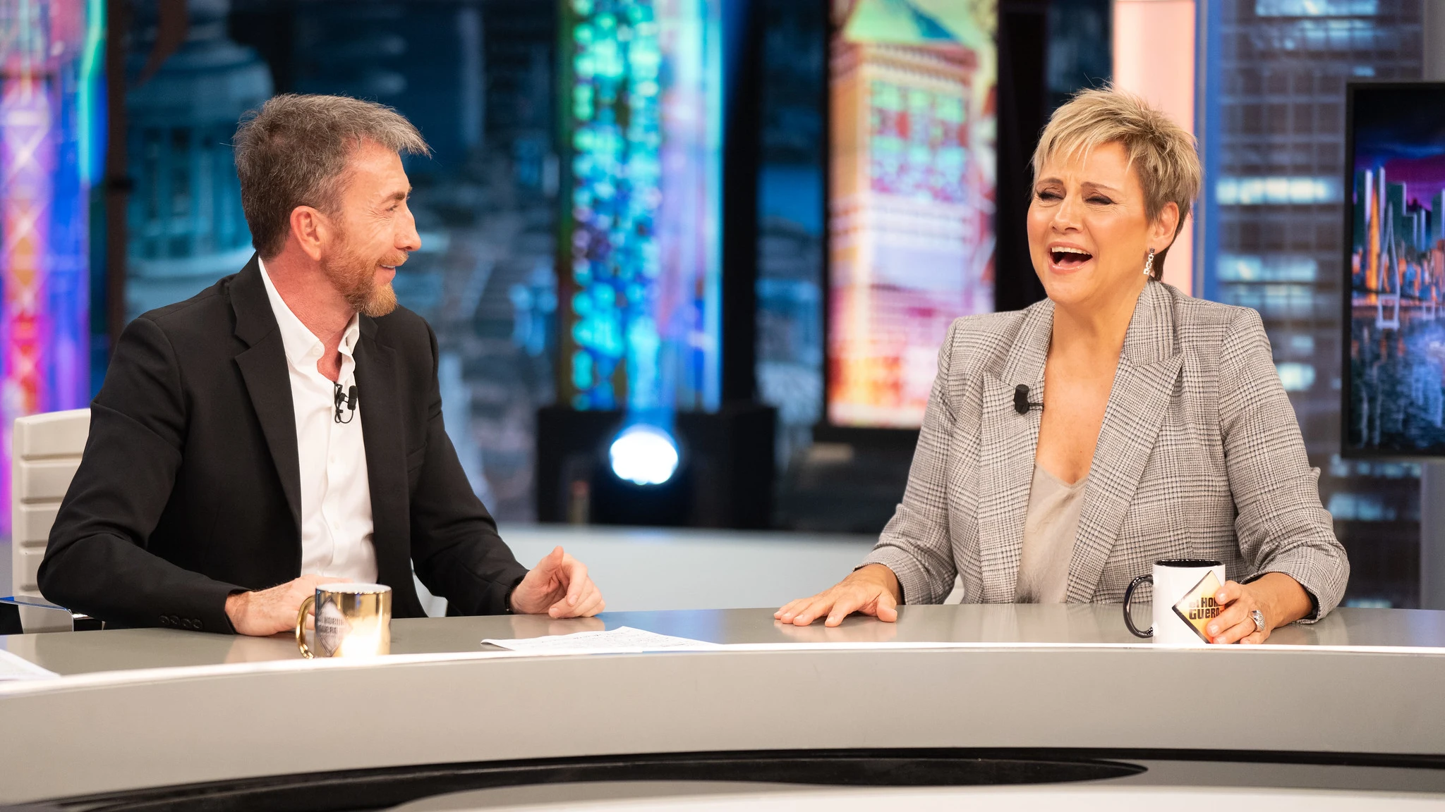 Pablo Motos y Gloria Serra reaccionan a sus bulos más sonados: "Madre mía... pobrecito" Pablo Motos y Gloria Serra reaccionan a sus bulos más sonados: "Madre mía... pobrecito"