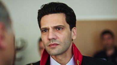Esta noche en Secretos de familia: Ilgaz se declara inocente: “Todo esto es una conspiración contra mí”