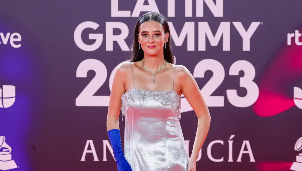 Victoria Federica, con un solo guante en los Premios Grammy 2023