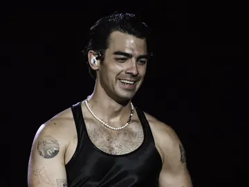 Joe Jonas actuando en su gira Joe Jonas actuando en su gira