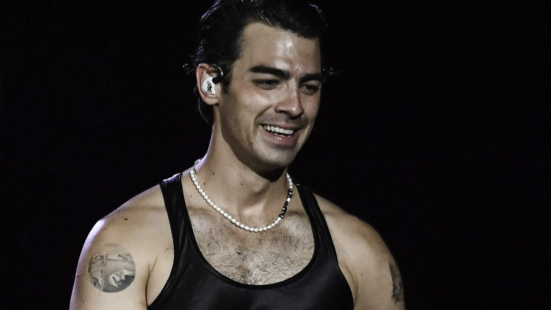 Joe Jonas actuando en su gira Joe Jonas actuando en su gira