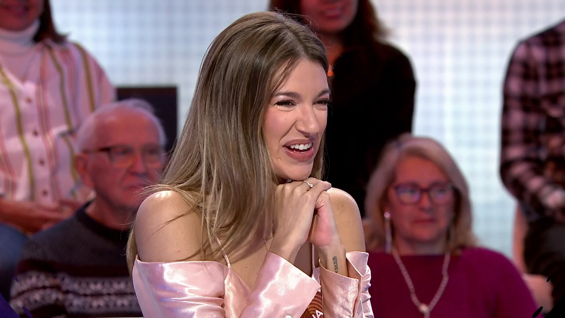 El cariñoso reencuentro de Roberto Leal con Ana Guerra: “Noto cierto resplandor en tu mano”