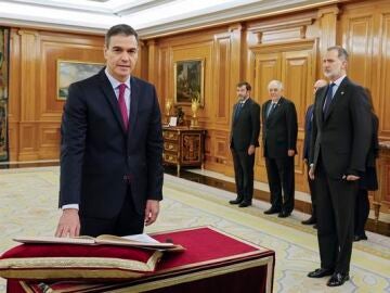Pedro Sánchez promete su cargo ante el Rey