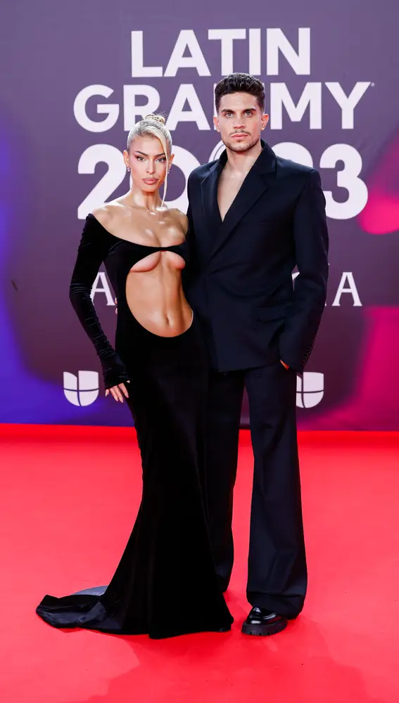 Jessica Goicoechea y Marc Bartra, en los Premios Latin Grammy 2023