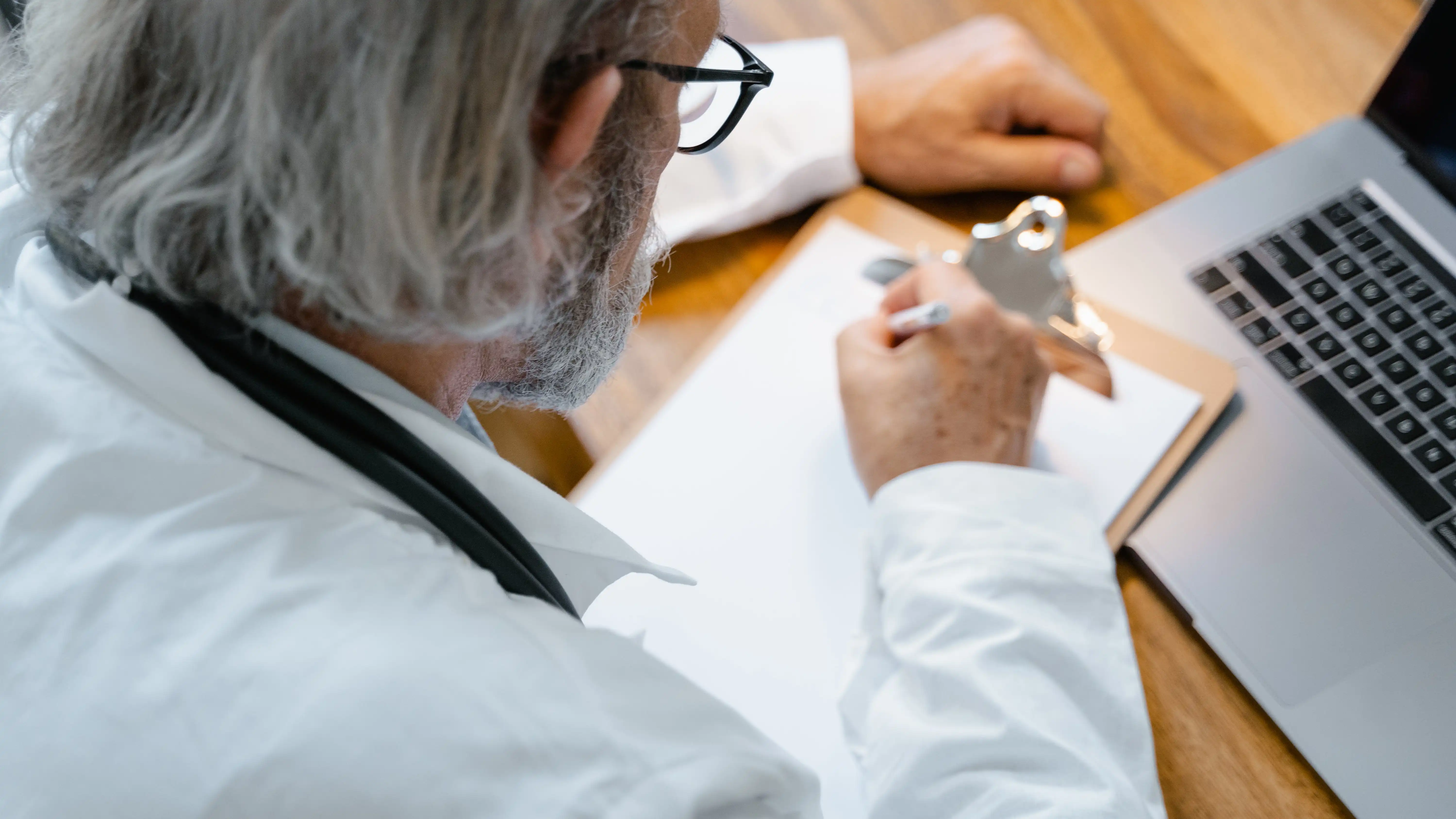 Imagen de archivo de un doctor. Imagen de archivo de un doctor.