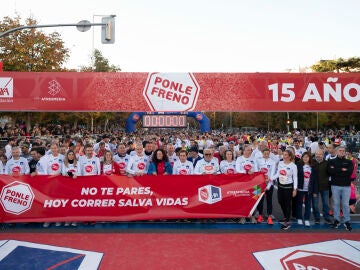 Vista general de cabecera de la XV carrera popular "Ponle freno" por las víctimas de tráfico este domingo en Madrid