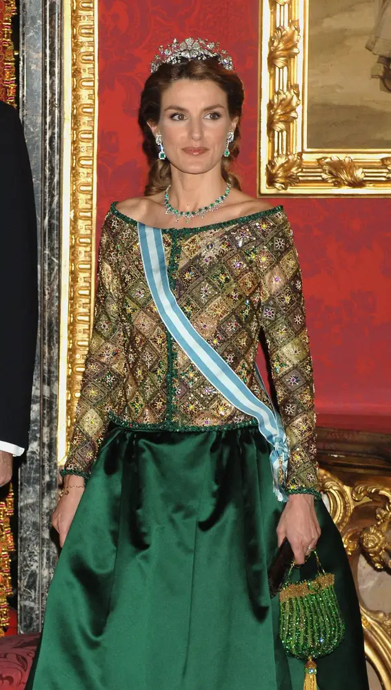 Letizia con el conjunto de esmeraldas de Sofía