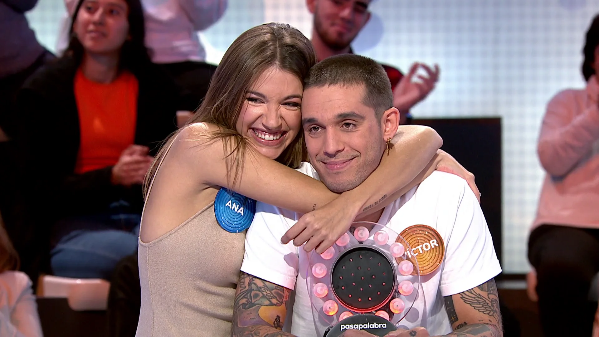 La declaración de amor de Ana Guerra a Víctor Elías en Pasapalabra… ¡dedicándole una canción!