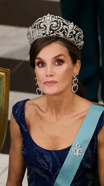 Letizia con los pendientes de zafiros de Sofía Letizia con los pendientes de zafiros de Sofía