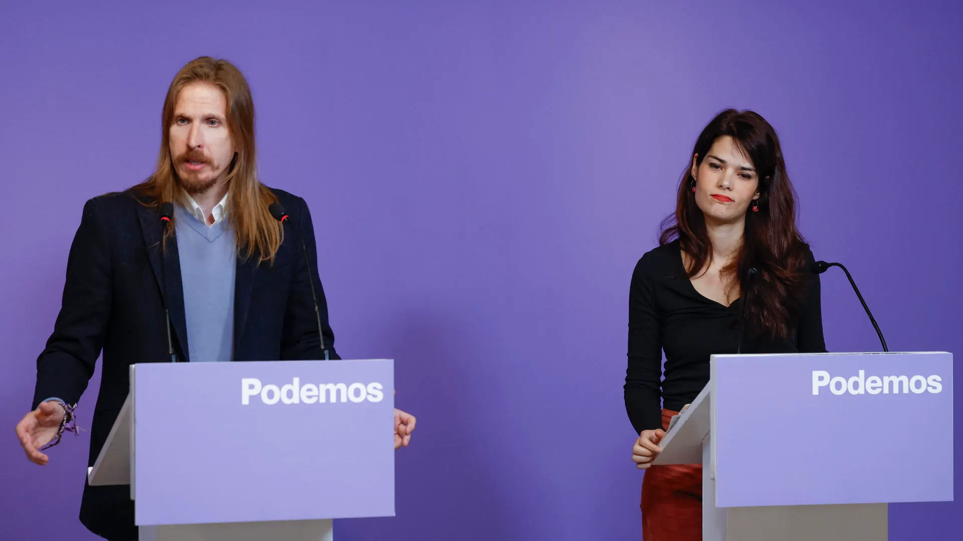 El portavoz de Podemos, Pablo Fernández (i), y la portavoz y secretaria de Discurso y Formación, Isa Serra El portavoz de Podemos, Pablo Fernández (i), y la portavoz y secretaria de Discurso y Formación, Isa Serra