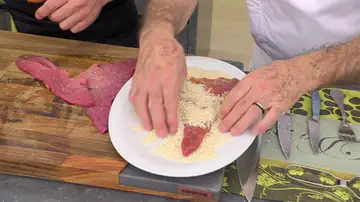 Fríe los filetes en una sartén