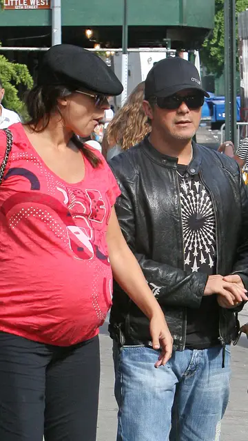 Alejandro Sanz y Valeria Rivera en 2011 Alejandro Sanz y Valeria Rivera en 2011