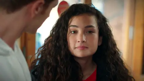 Aybike utiliza a Berk para vengarse de Ayla: "Nos vamos a casar cuando acabemos el colegio" Aybike utiliza a Berk para vengarse de Ayla: "Nos vamos a casar cuando acabemos el colegio"